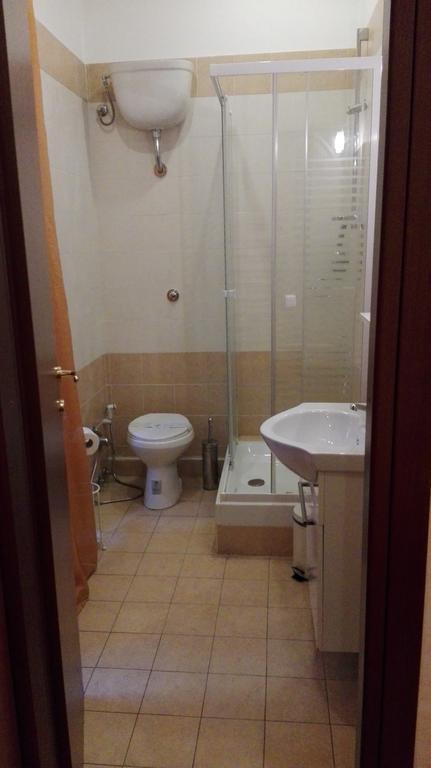 ホテル レジデンツァ ラテラーノ ローマ 部屋 写真