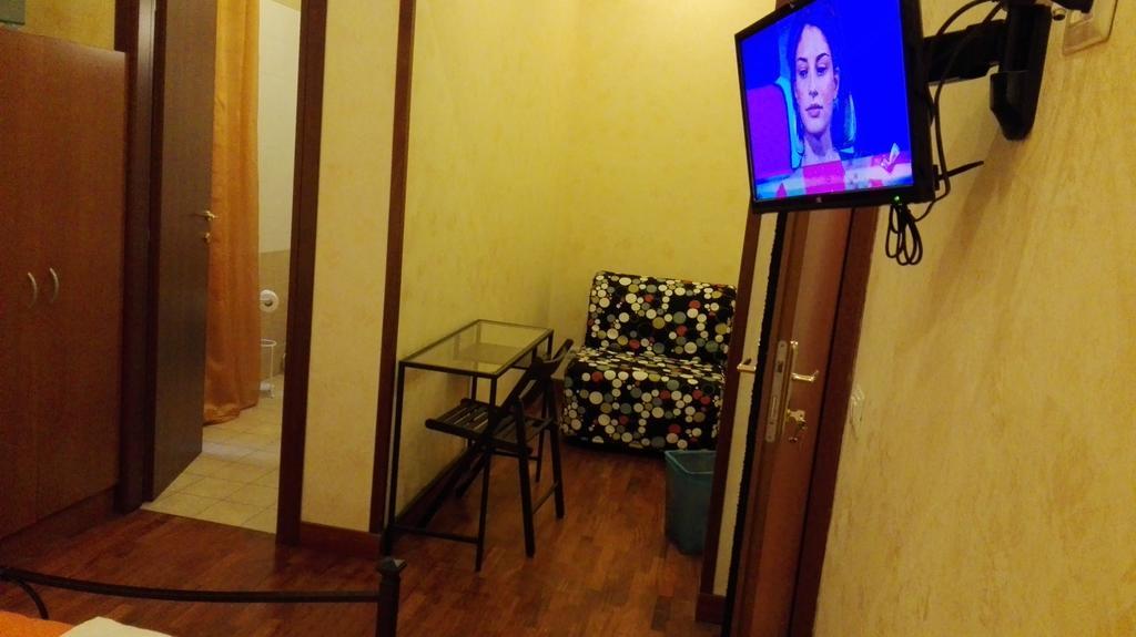ホテル レジデンツァ ラテラーノ ローマ 部屋 写真